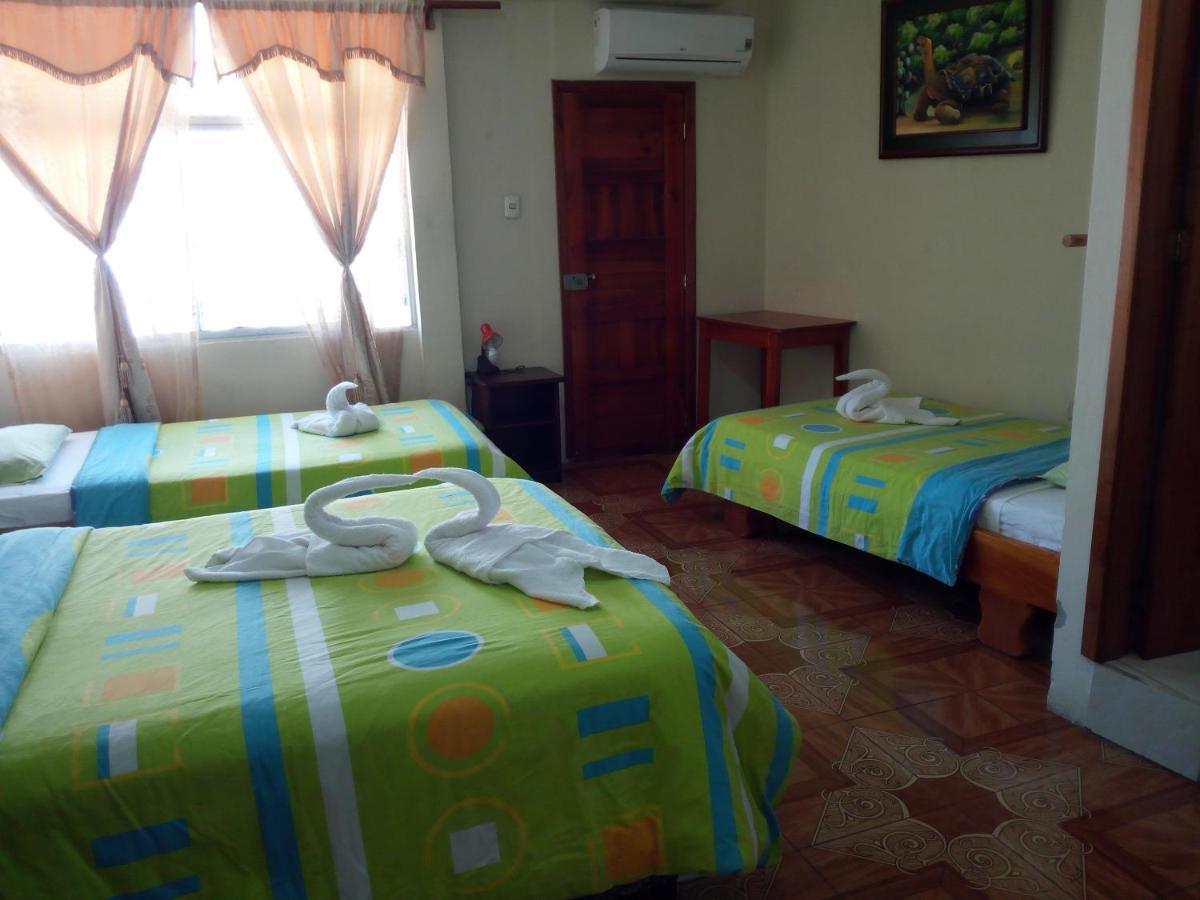 Hostal Miconia Puerto Ayora  Dış mekan fotoğraf