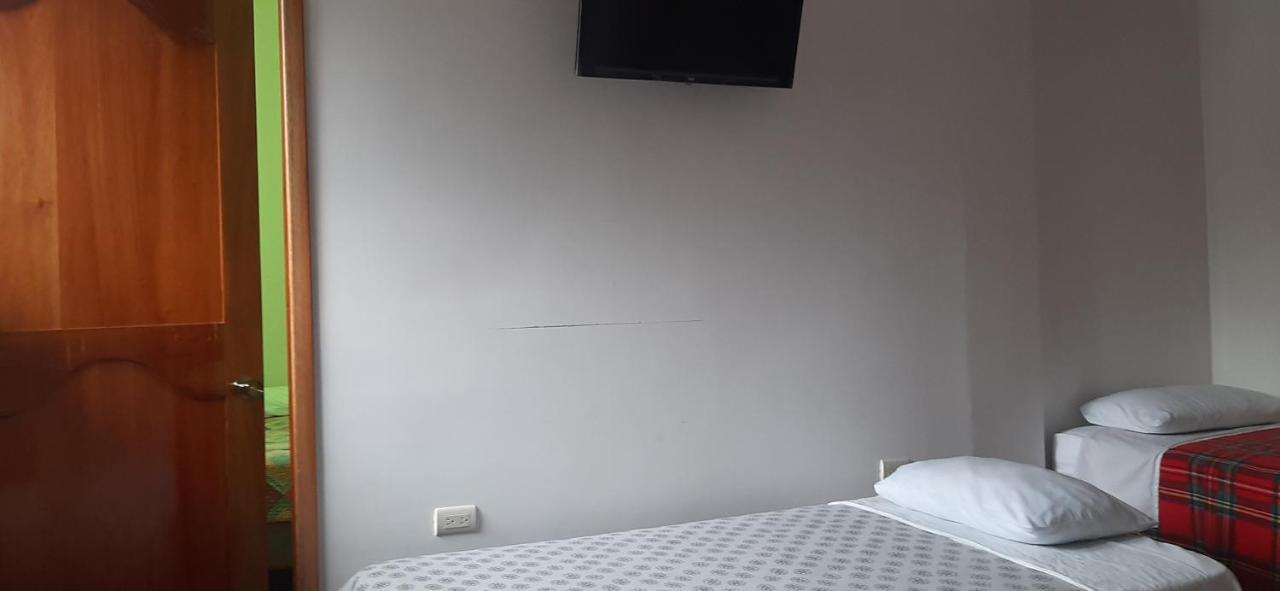 Hostal Miconia Puerto Ayora  Dış mekan fotoğraf