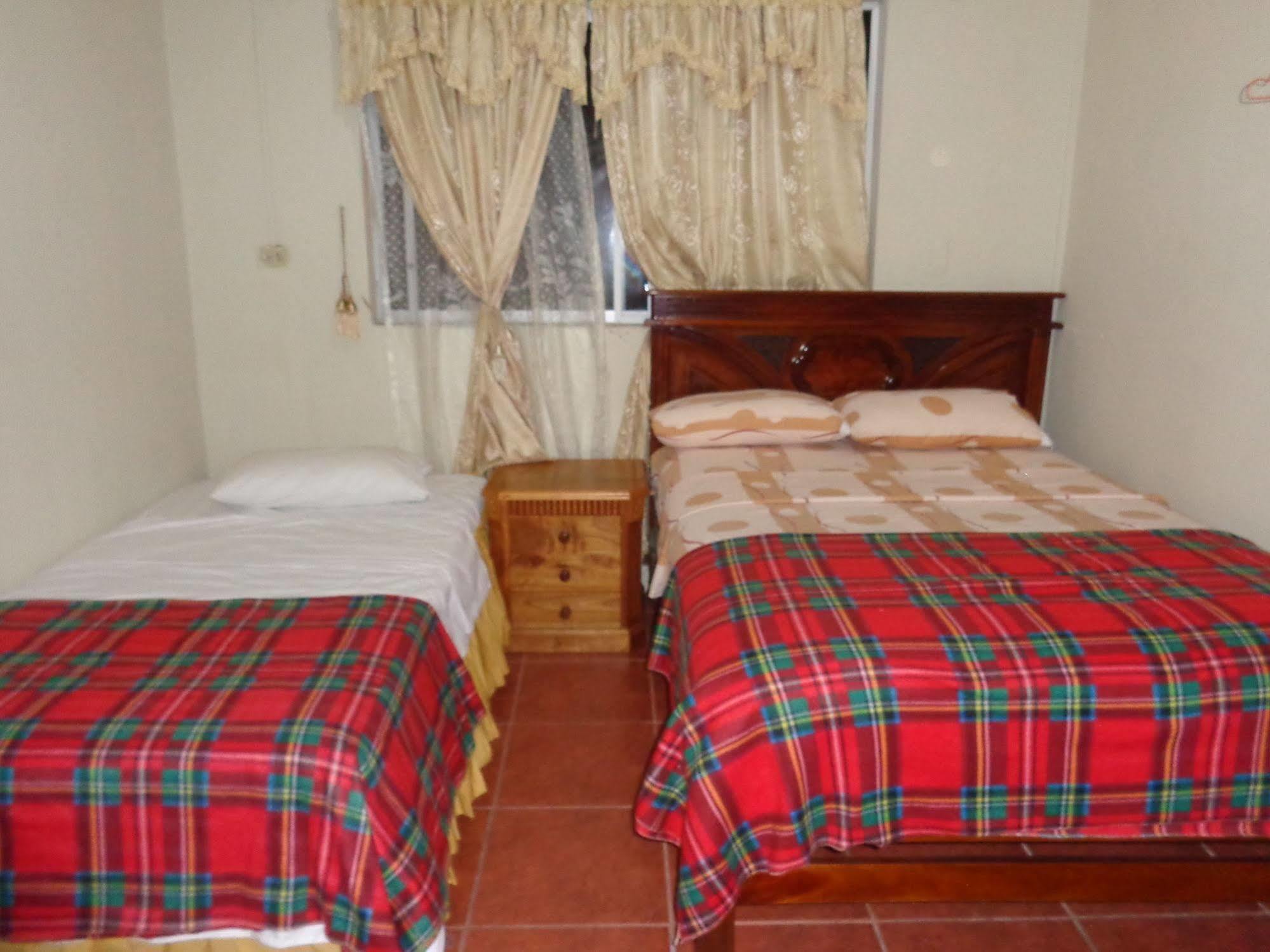 Hostal Miconia Puerto Ayora  Dış mekan fotoğraf