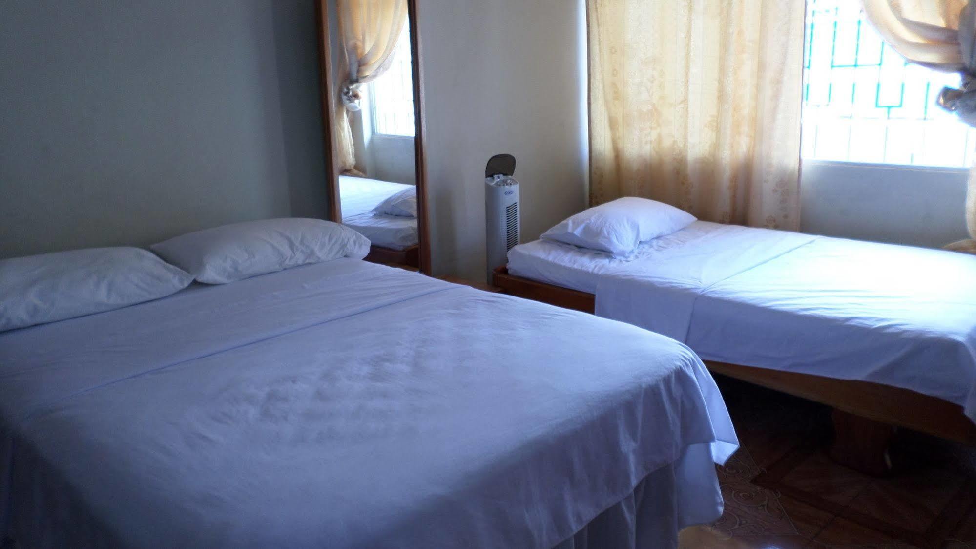 Hostal Miconia Puerto Ayora  Dış mekan fotoğraf