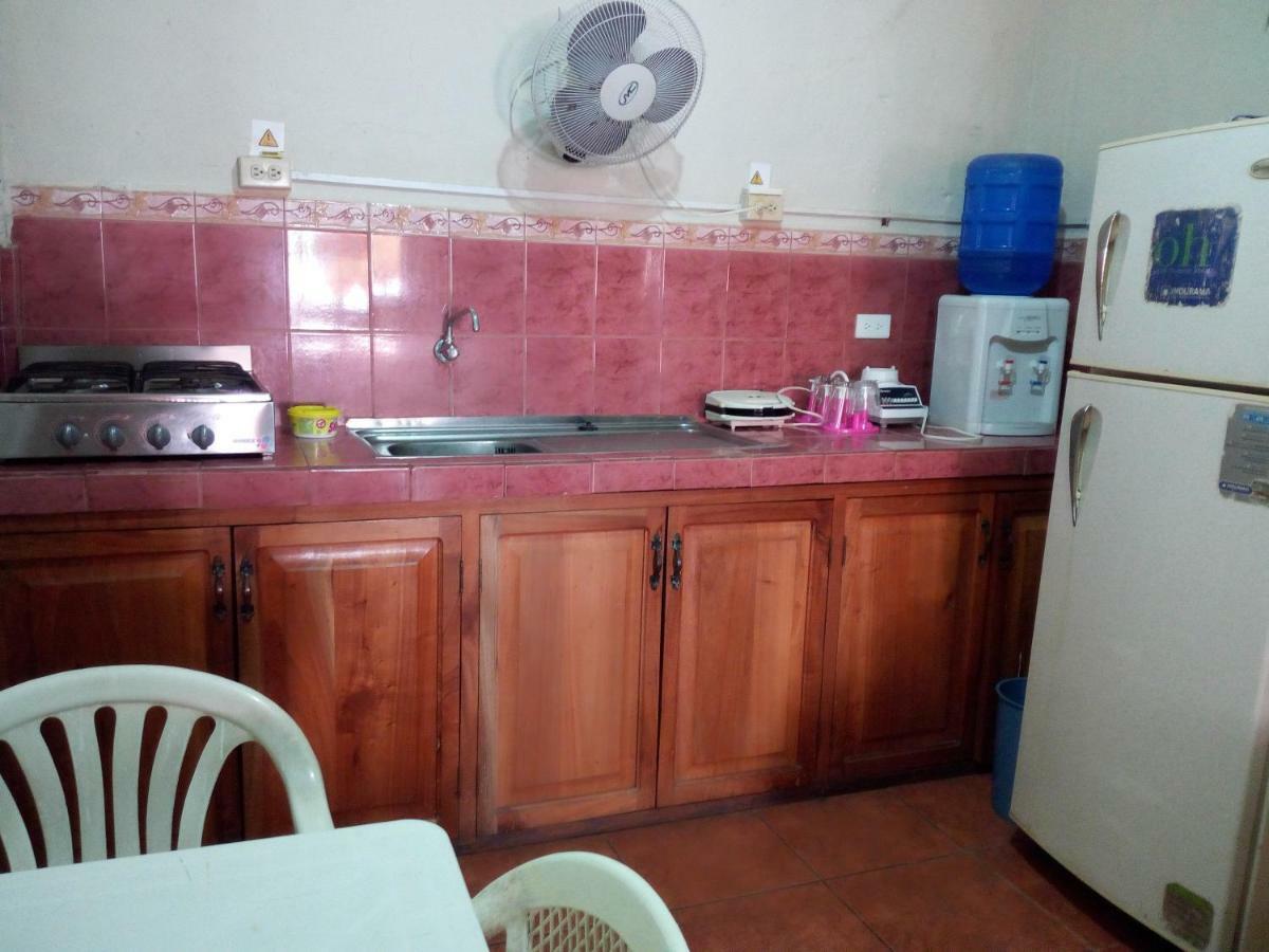 Hostal Miconia Puerto Ayora  Dış mekan fotoğraf